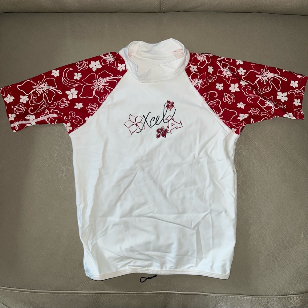 Youth XCEL UV RASH GUARD SWIM SHORTSLEEVE SHIRT TOP sz Girls*14 White/red floral